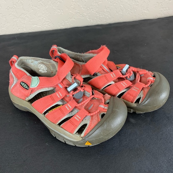 keen pink sandals